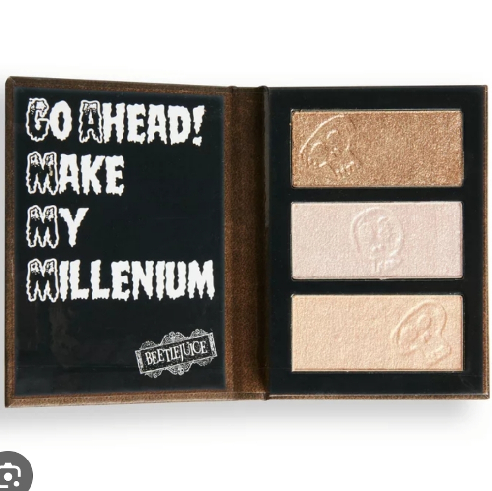 šļø beetlejuice x revolution ⢠highlighter palette - Picture 3 of 7